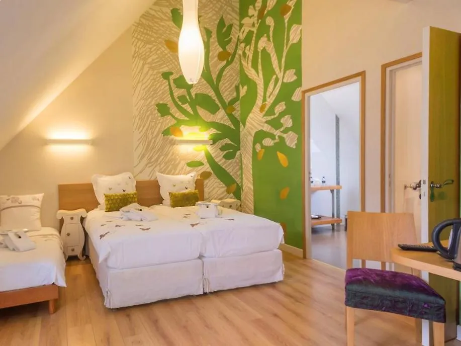 Au Pre Carre Hotel Plumergat 4*,